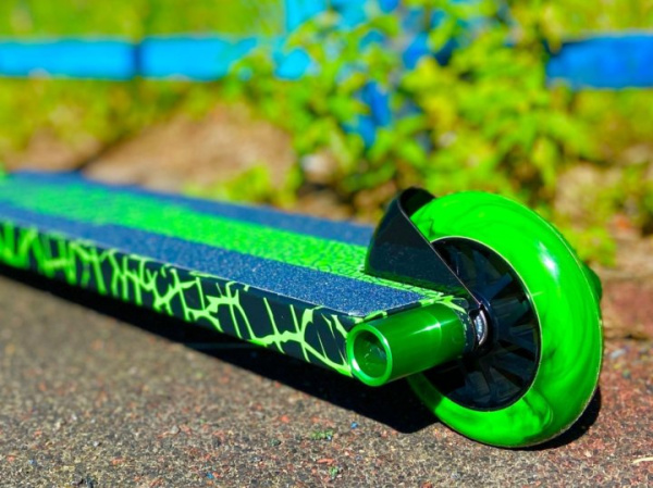 Самокат трюковой Freak WT green 1/4